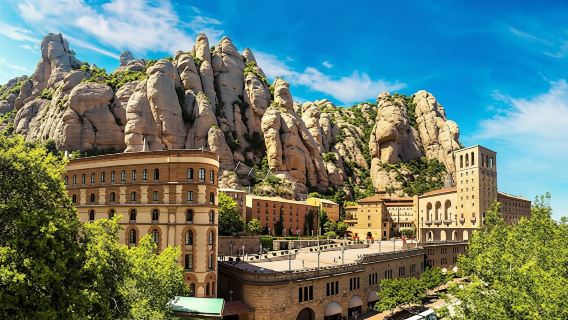 Montserrat experience with roundtrip trasportation from Barcelona