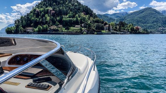 Crociera privata in motoscafo con guida sul Lago di Como da 1 a 4 ore