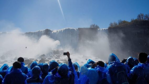 ทัวร์น้ำตกไนแองการาทั้งกลางวันและกลางคืนจากนิวยอร์ก