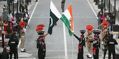 瓦加邊境降旗儀式及夏利瑪花園獨立包團