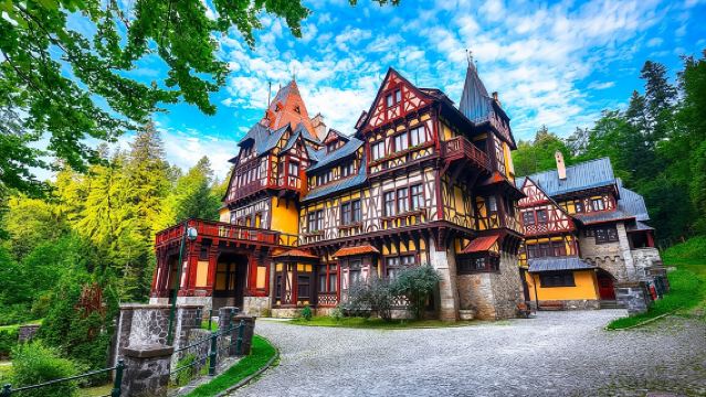 Transylvania and Dracula Castle Full Day Tour from Bucharest