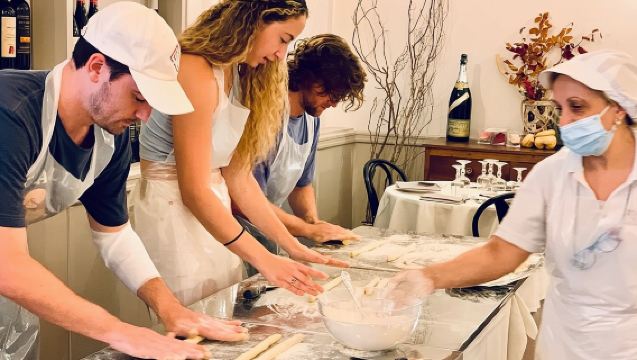 Rome Pasta & Tiramisu Making Class with Fine Wine