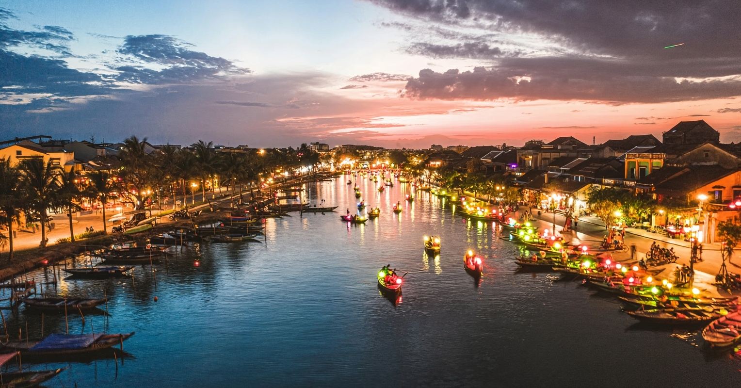 Vietnam Tourismus | VIP Express-Abfertigung an Flughäfen|Besondere Person mit einem Schild