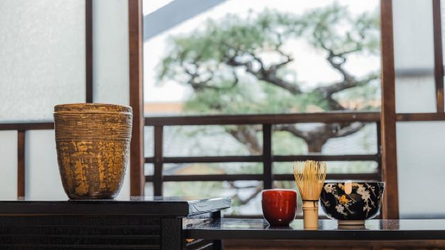 Kyoto: Tisch-Teezeremonie in einem Kyo-Machiya