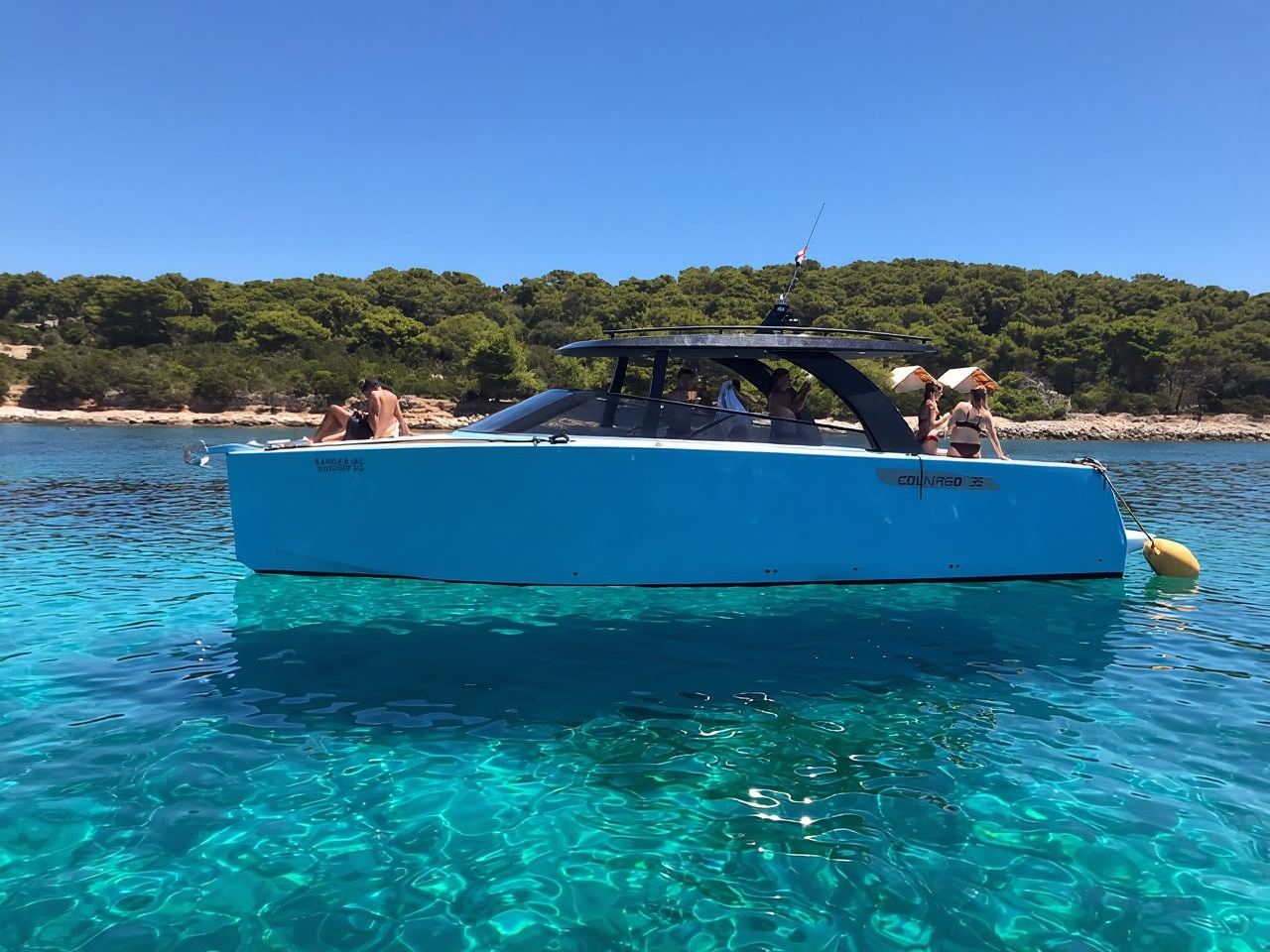 Tour di snorkeling Mamma Mia: Grotta Azzurra, Vis, Laguna Blu e Hvar