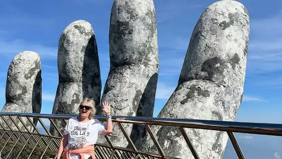 順化：私人接送至會安，中途停靠海雲關