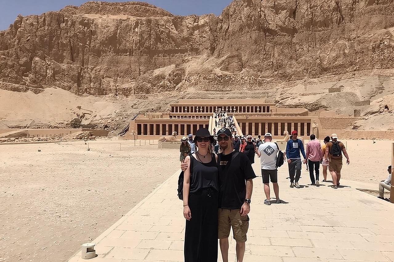 Tour privato di un giorno intero a Luxor: esplora le tombe e i templi della riva occidentale