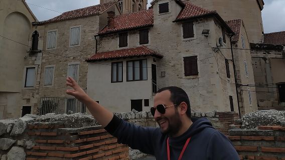 Pengalaman Berpisah Dengan Ahli Sejarah Profesional Tempatan - Kumpulan Kecil