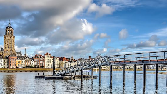 Self guided tour with interactive city game of Deventer