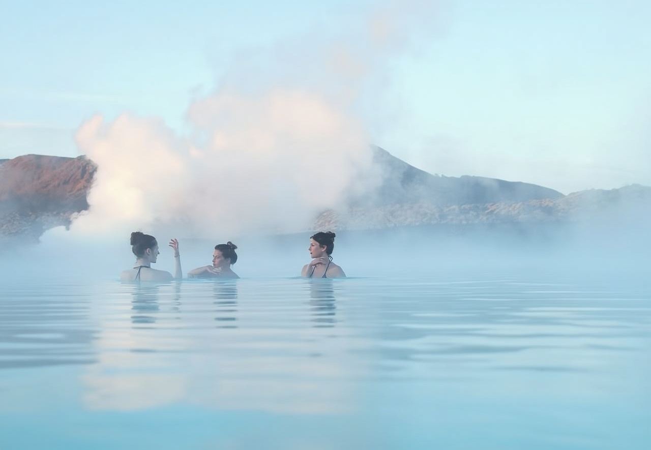 冰島藍湖+克萊瓦湖+雷克雅未克美術館+太陽航海者中文包車