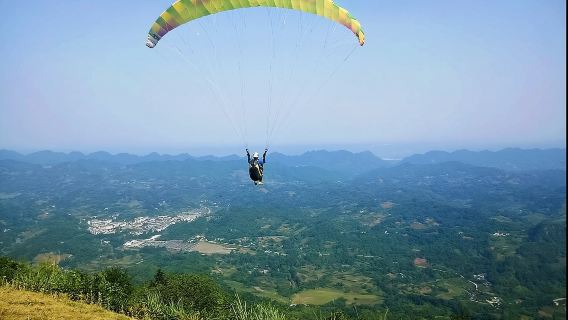 成都天台山滑翔傘俱樂部+成都天台山旅遊設施滑翔傘飛行體驗【專業教練一帶一飛行+贈送高清影片】