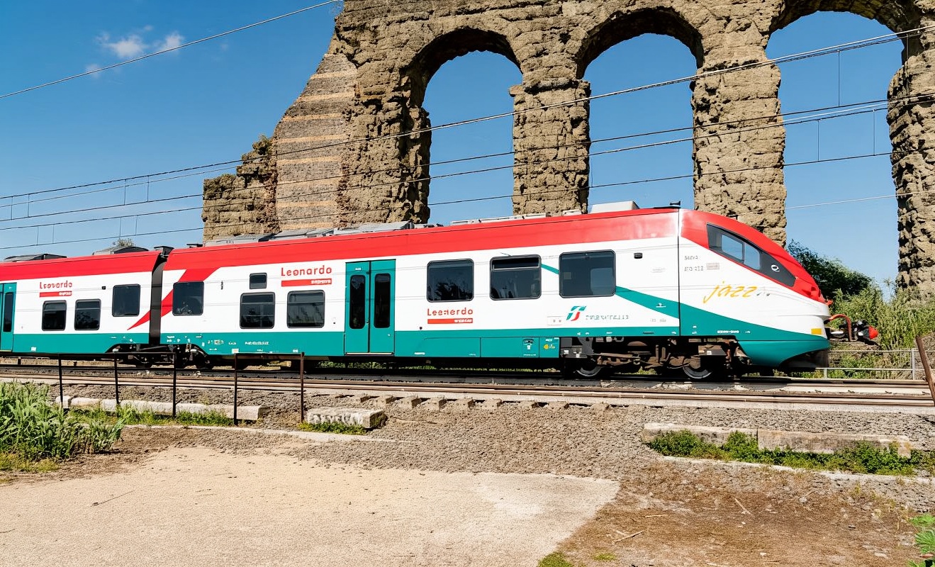 Fiumicino Airport (FCO) - one-way train from Fiumicino Airport to Rome Termini Station [Buy and Go/C