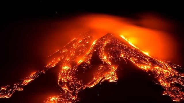 Tour dell'Etna & Degustazione di Vini