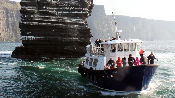 Tour giornaliero da Galway alle Isole Aran e alle Scogliere di Moher con crociera alle scogliere