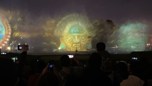 Lima by night including Catacombs & Water Show Tour