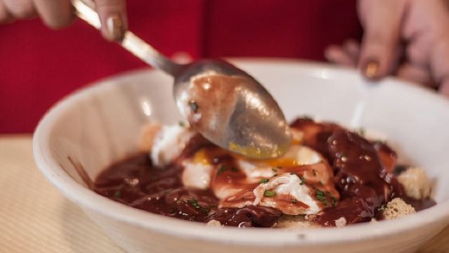 Lyon Old Town Food Tour with 6 French Delicacies & Fine Wine