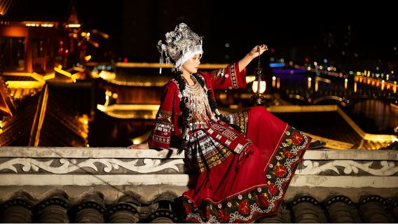 『8人/12人/獨立團』梭布埡石林+地心谷一日遊純玩市區接送