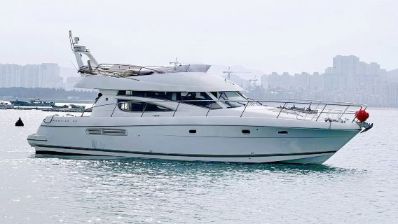 Weihai Yacht Tour: 16m French-imported luxury three-deck yacht at Xiaoshi Island, Weihai - 3-hour private charter + fruits & drinks + yacht driving experience + yacht KTV + sea fishing