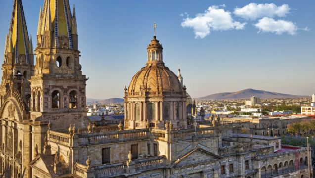 墨西哥瓜達拉哈拉 中文-西班牙語翻譯     翻譯陪同 地陪旅遊 展會翻譯 商務考察 地接 接機（可私人定制）