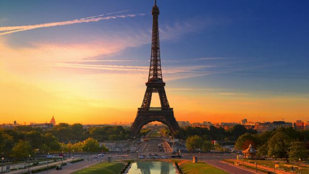 Eiffel Tower Ticket Summit with Priority Access and Audio Guide with Seine River Cruise