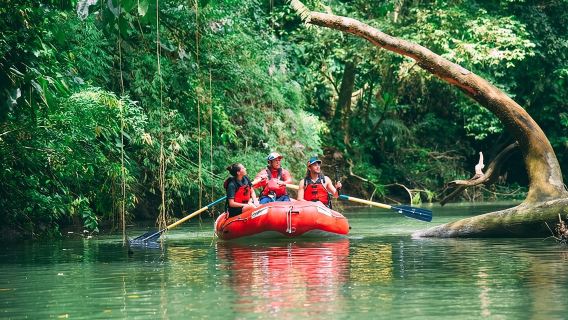 Safari en la selva flotando por el río Sarapiquí desde La Fortuna