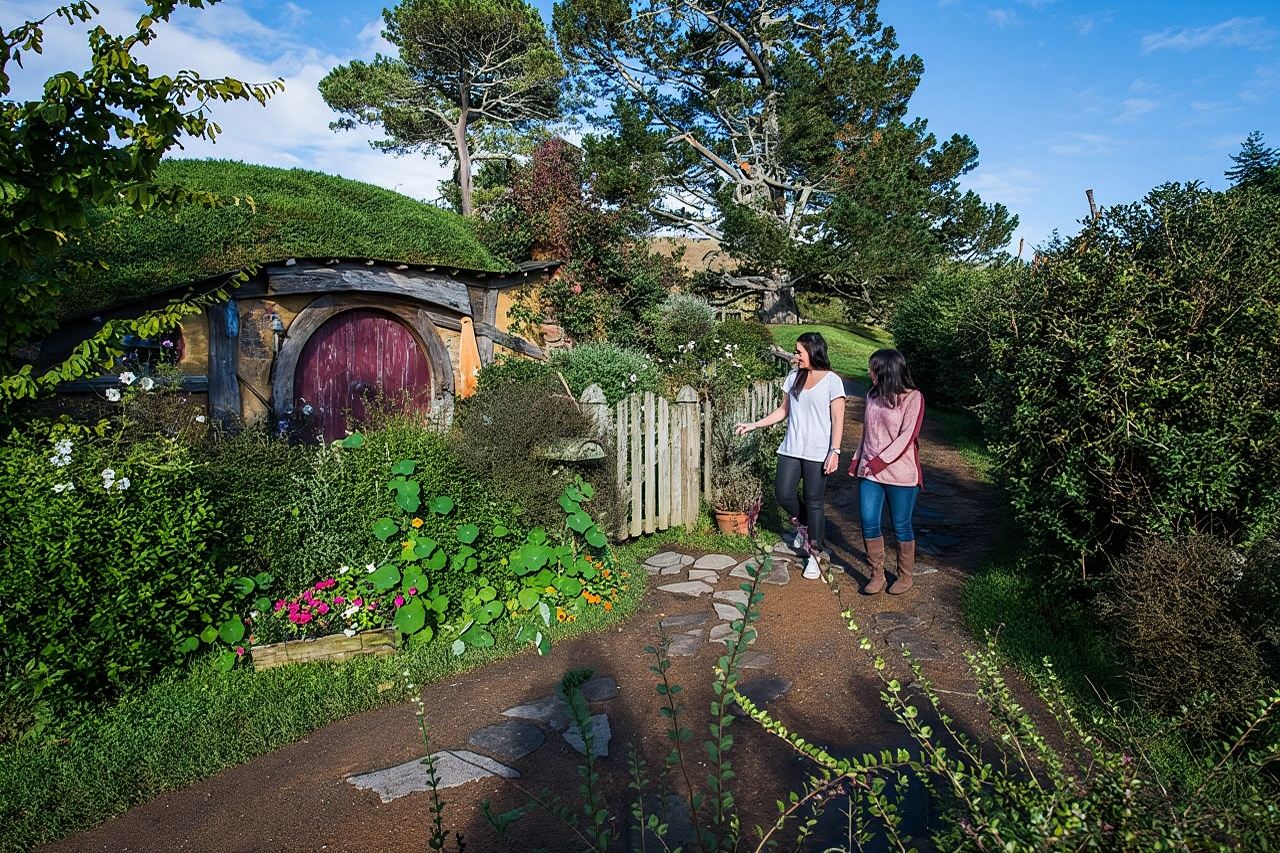 Hobbiton Movie Set Group Tour Early Access (Avoid the crowds!)