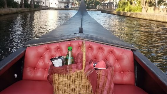 Đi thuyền Gondola dã ngoại tại kênh đào Durban Point Waterfront