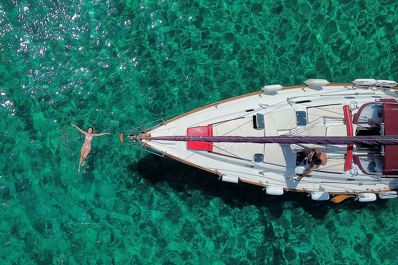 Von Skopelos: Ganztagesausflug mit dem Segelboot nach Alonissos und zum Meerespark