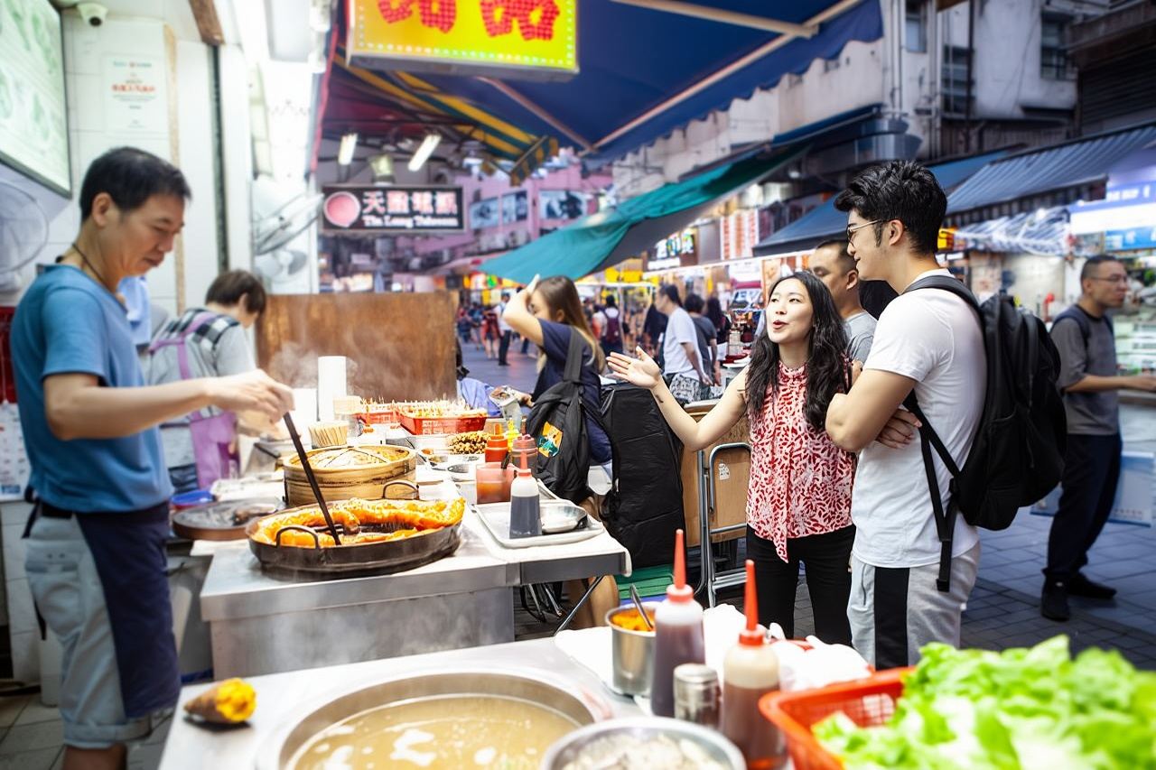 Kowloon Night Street Food Tour with a Local: Private & Customized