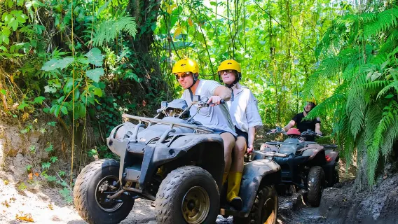 Giro in ATV a Bali a Ubud attraverso tunnel, risaie e pozzanghere