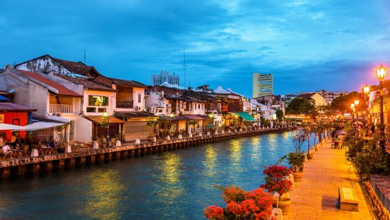 Lawatan Sehari Melaka: Masjid Selat Melaka + Bangunan Merah Belanda + Gereja St. Paul + Jonker Street