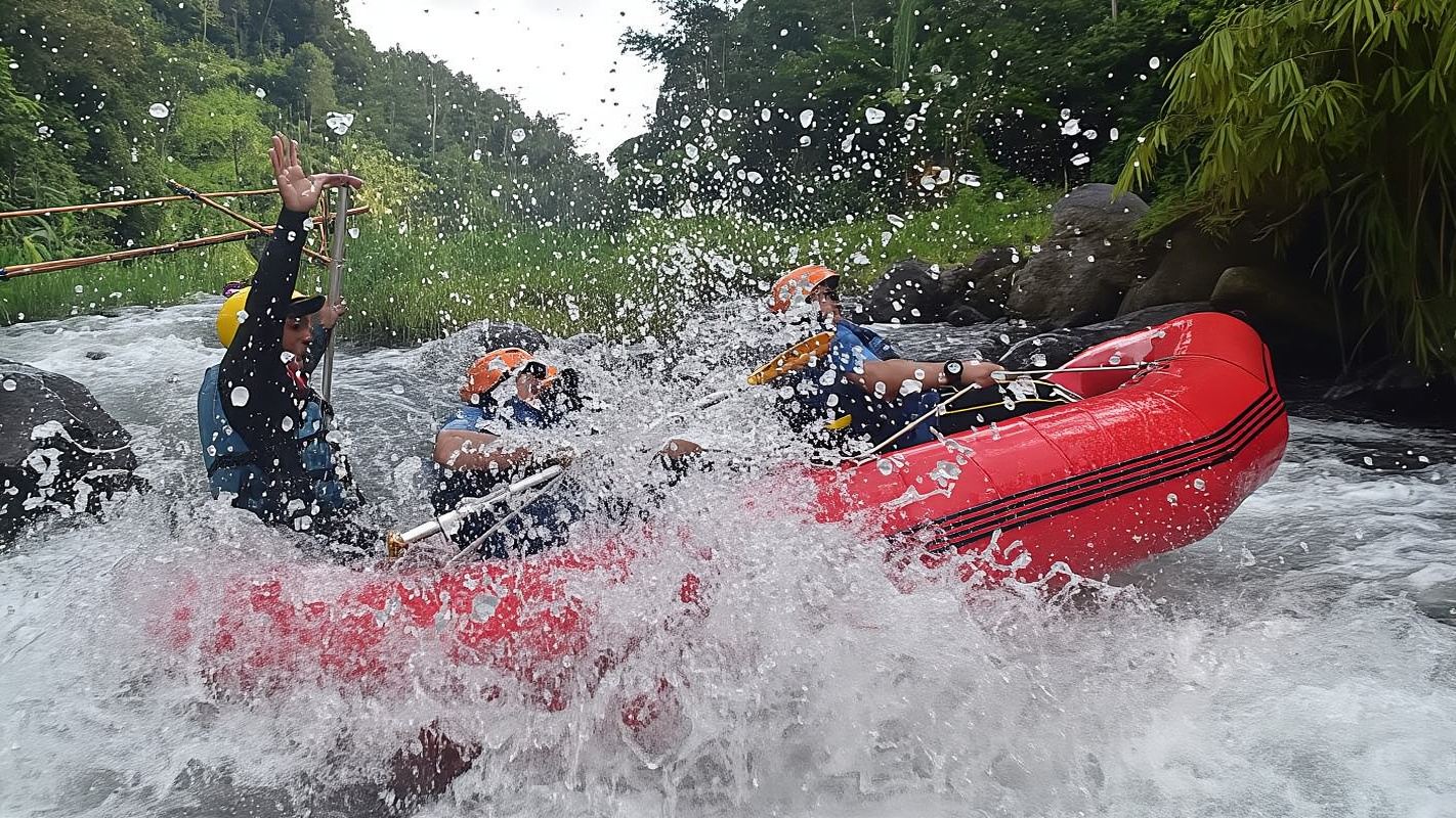 Bali: 2 Stunden Rafting-Erlebnis auf dem Ayung River (Treffpunkt + Mittagessen + wählbare Zeit)