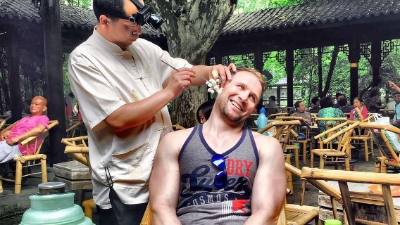 Private Half Day Walking Tour in Chengdu including Tea & Snacks in Morning or Afternoon