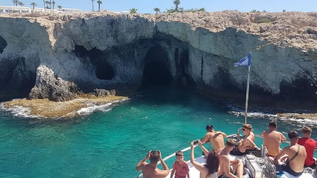 阿芙羅狄蒂二世號 - 悠閒一日遊 - 藍潟湖、海龜灣，含午餐
