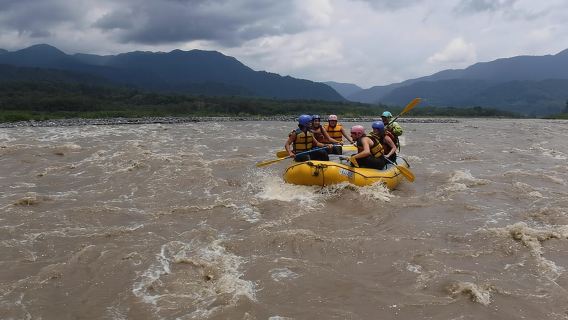 Baños: Pastaza River Rafting Tour with Lunch