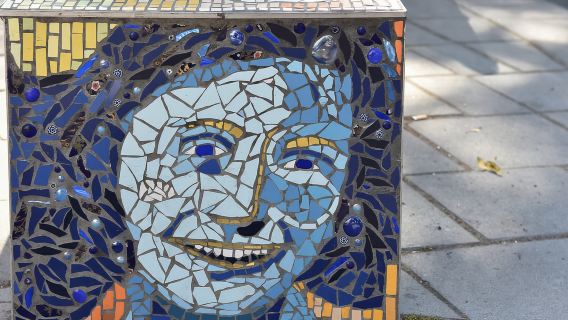 Amsterdam: Life of Anne Frank and Neighborhood Walking Tour
