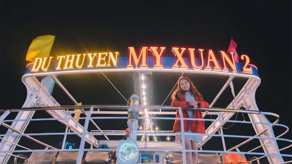 Đà Nẵng: Du thuyền ngắm cảnh sông Hàn về đêm trên du thuyền Mỹ Xuân.