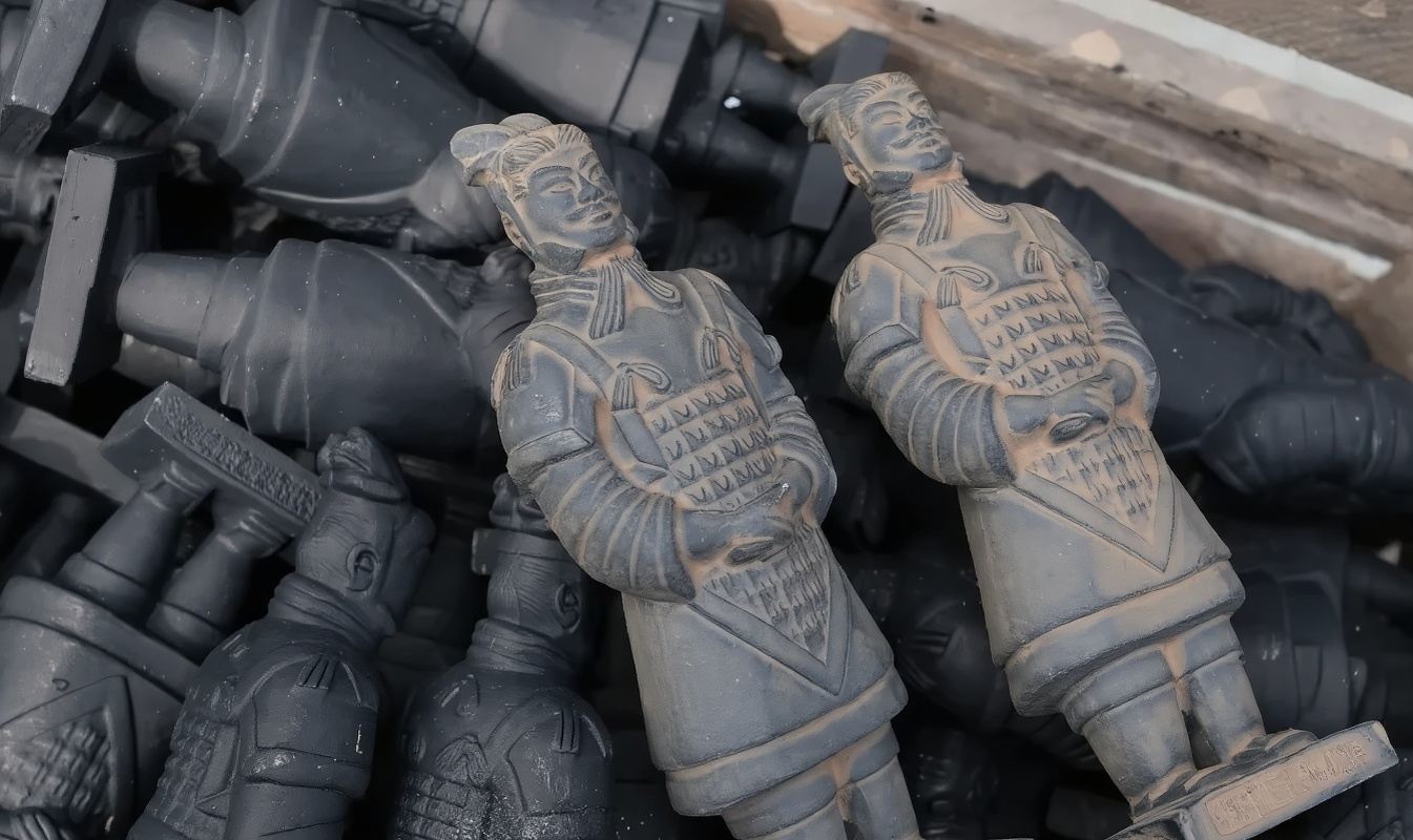 Stelle deinen eigenen Mini-Terrakotta-Krieger in Xi'an her