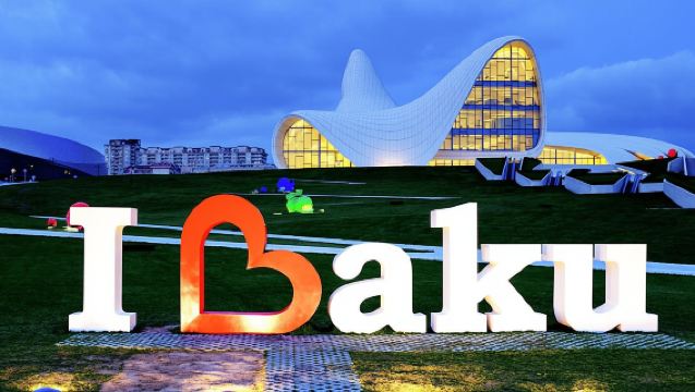 Baku: City Sightseeing Hop-on Hop-off Bus with Audioguide