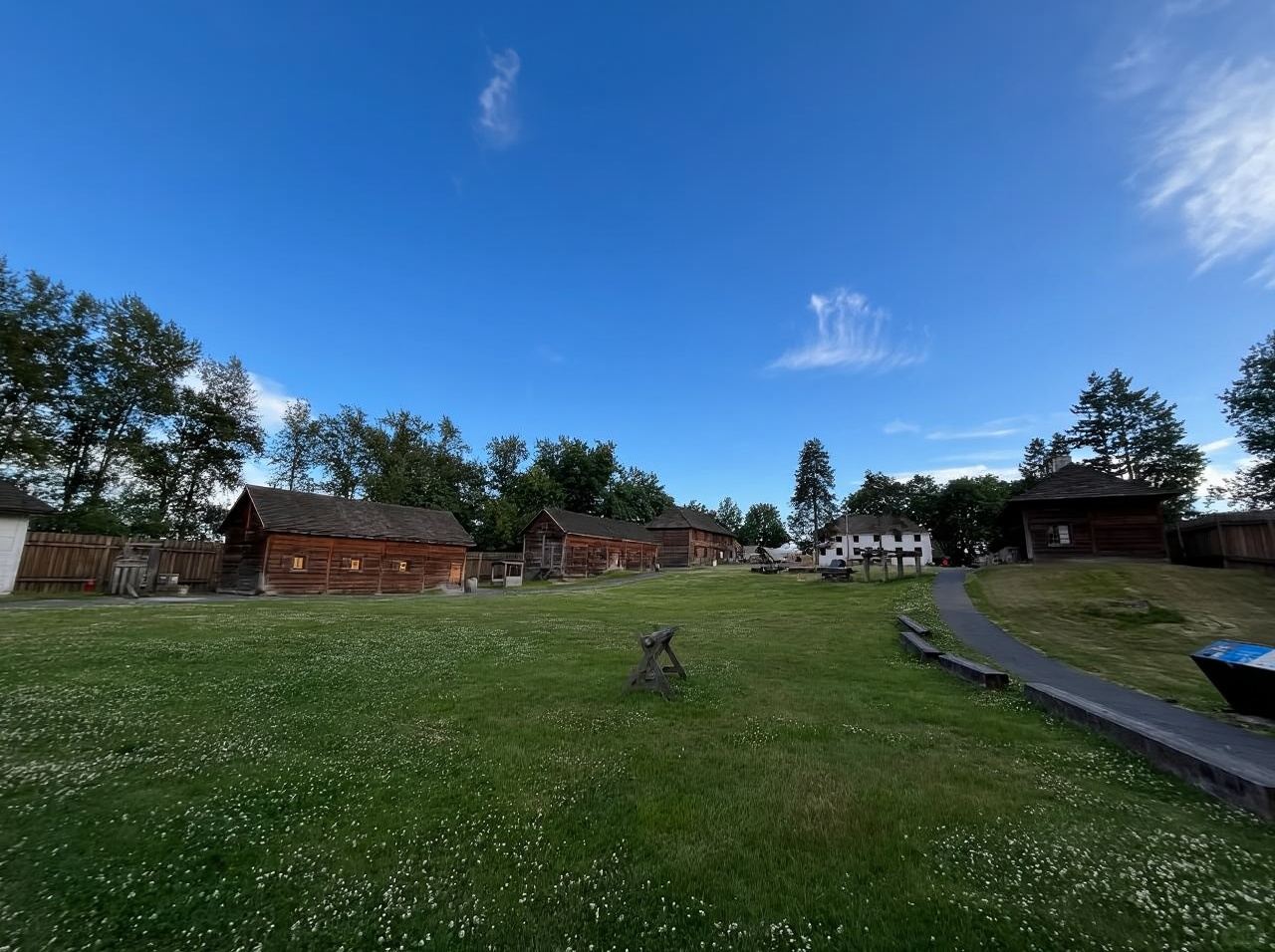 ทัวร์ 1 วัน ป้อมปราการแลงลีย์ + น้ำพุร้อนแฮร์ริสัน