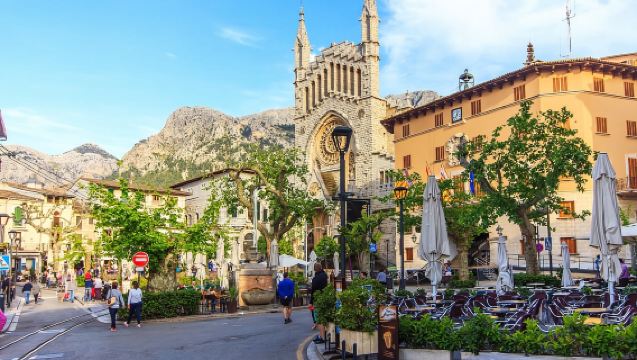 Mallorca: Full-Day Island Tour by Train, Tram, and Boat