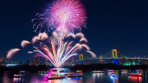DIFF Da Nang Festival: Experience Fireworks on a Han river cruise