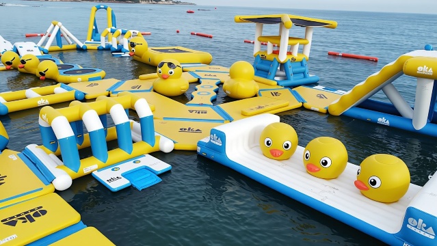 薩洛海上充氣水上樂園冒險