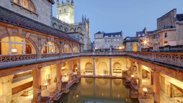 Windsor, Stonehenge and Bath Trip from London
