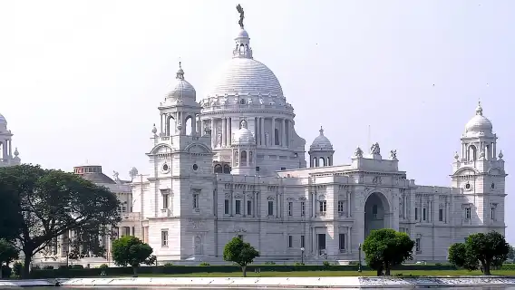 British Raj Heritage walk in Kolkata with guide