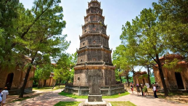 Hue: Custom Tour with Dragon Boat, Private Car & Motorbike