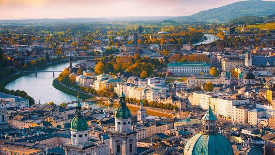 13-Hour English Join-in Tour in Vienna, Austria + Budapest with Chinese Online Customer Support