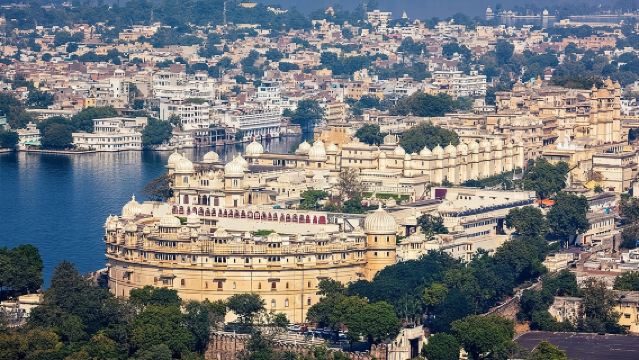 Udaipur in Full Day Sightseeing 8+places with Entrances fees