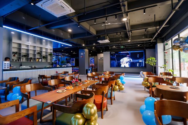 深圳潮玩新地標 - DA浪玩家運動街區 （後浪新天地）-有碰碰車、射擊、射箭、保齡球、滾軸溜冰場等多種項目