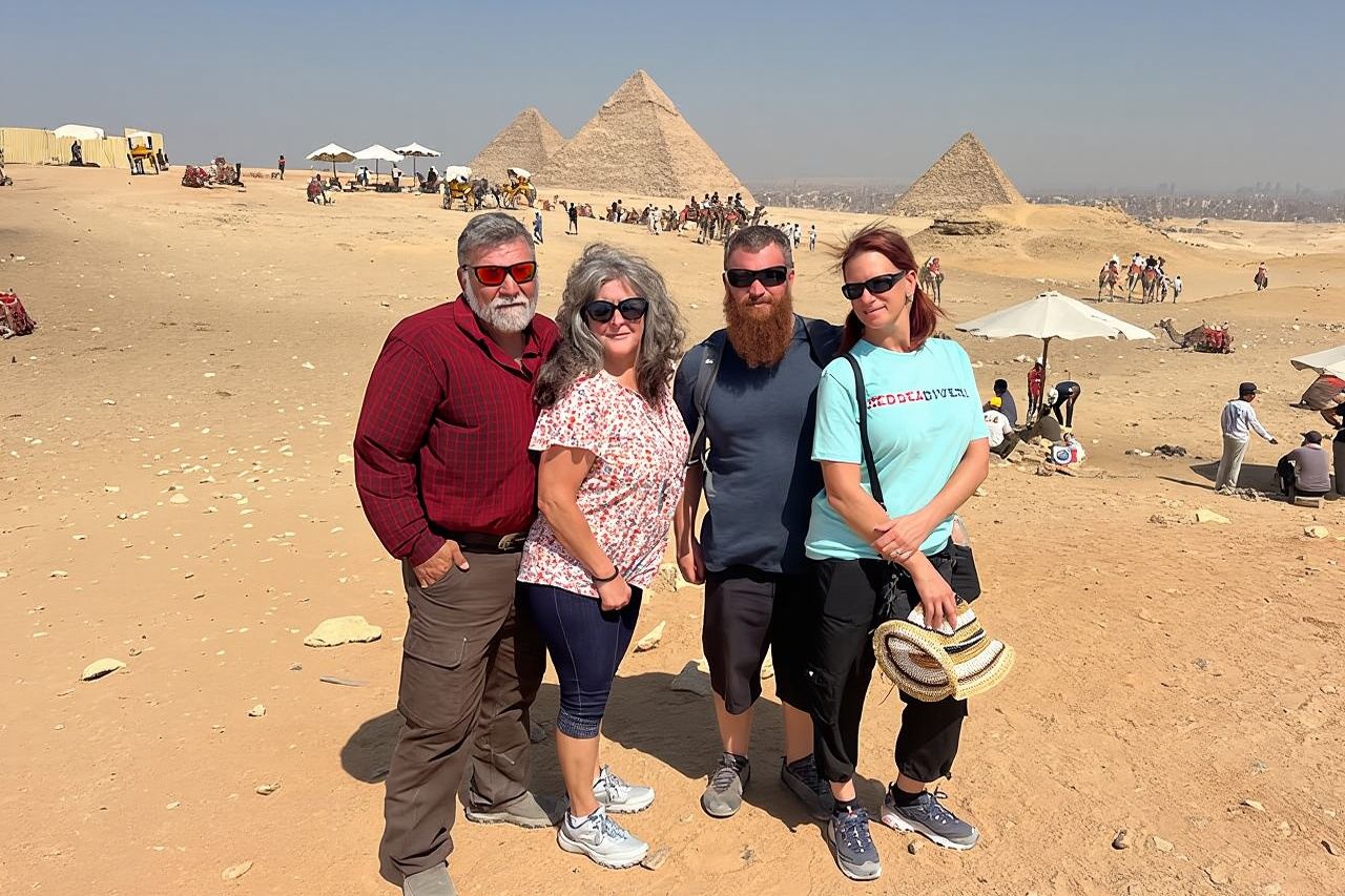Tour privato VIP Piramidi di Giza Sfinge, cammello, interno della piramide